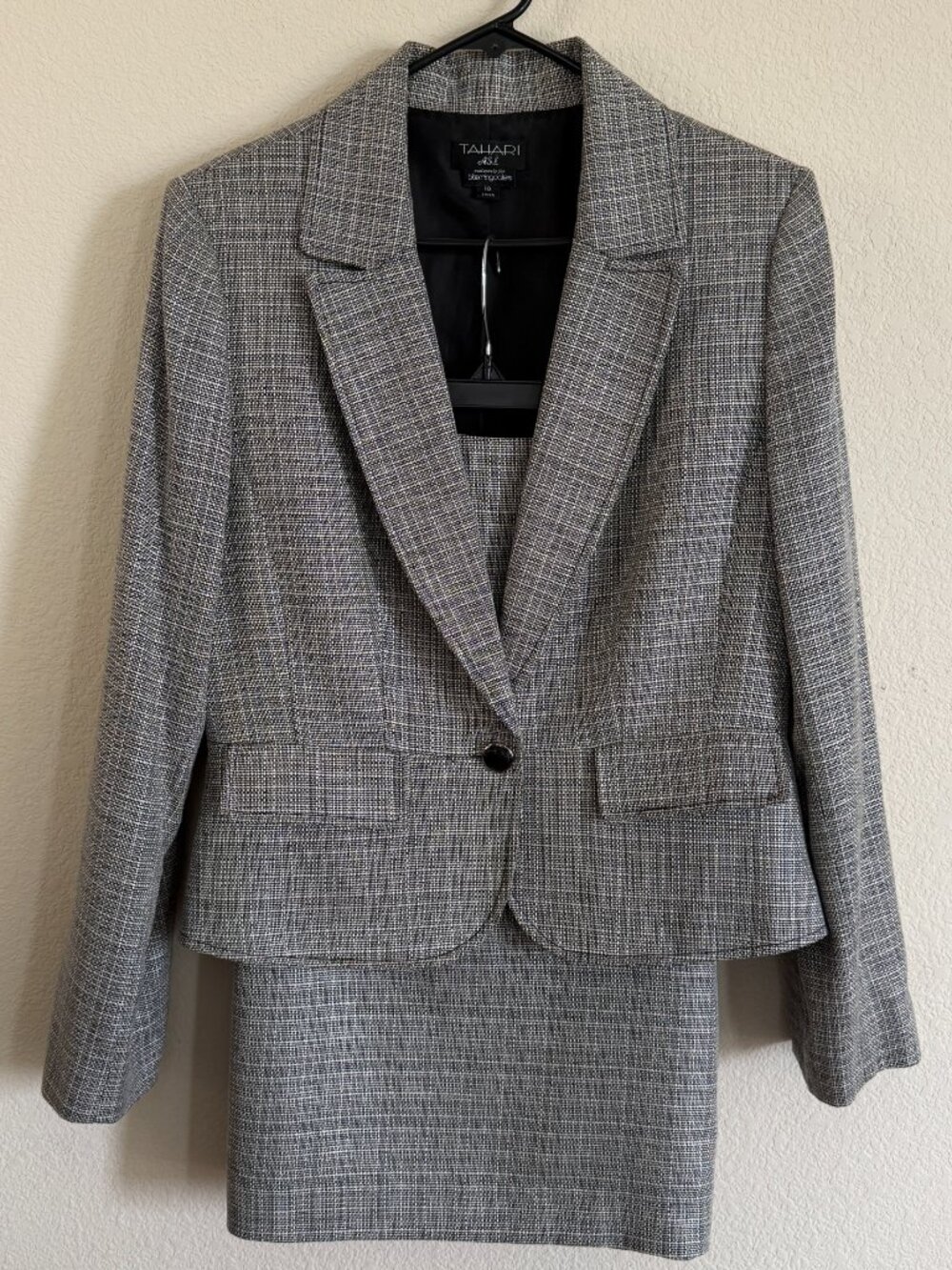 Tahari ASL Gray Skirt Suit Size 10 2 Piece Set Black Button Career Office Wear